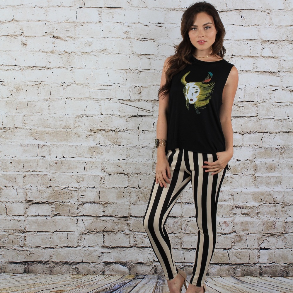 Black Print Sleeveless Tee